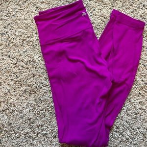 Athleta salutation stash tight